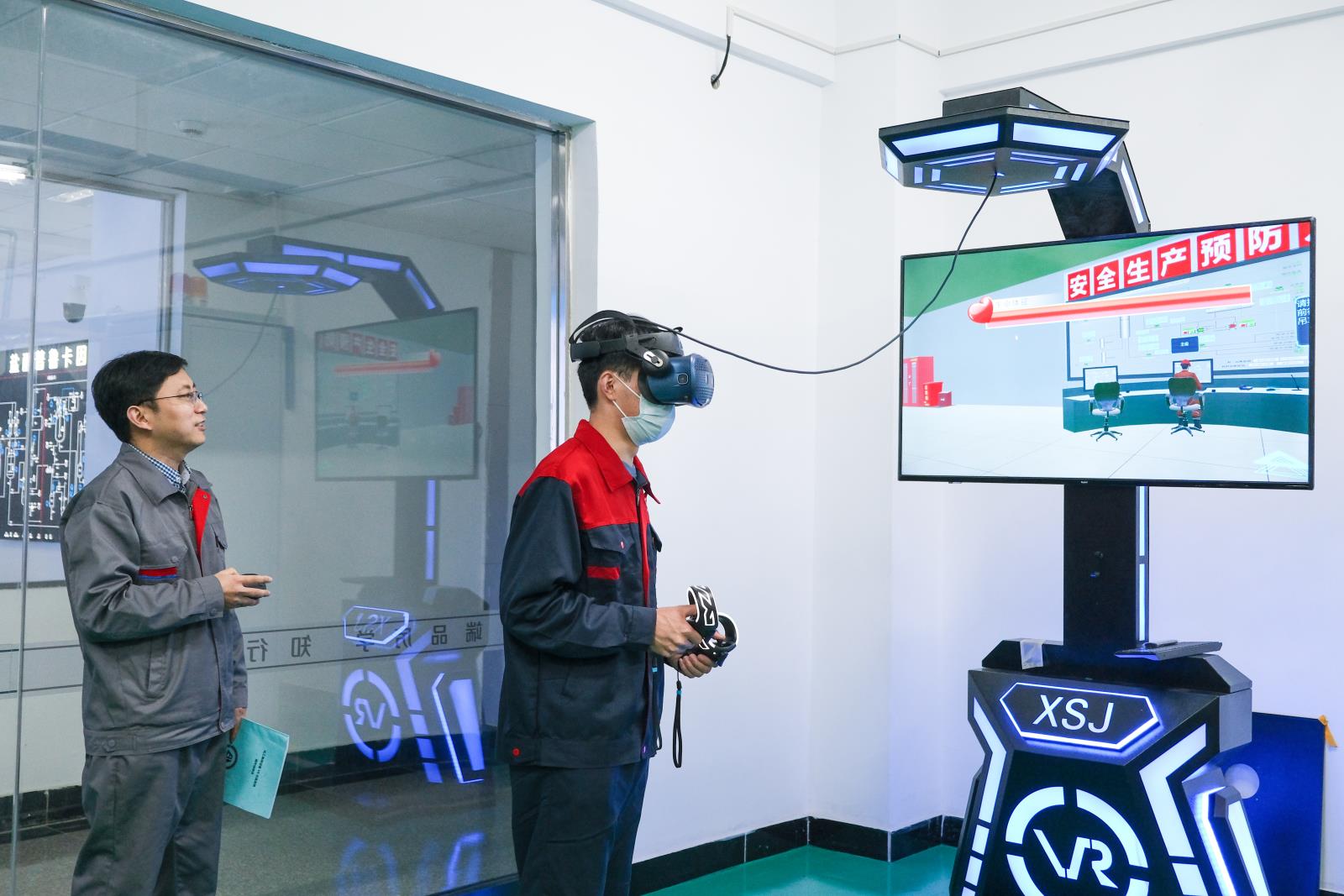 9.药品生产虚拟现实(VR)系统.jpg 9.药品生产虚拟现实(VR)系统.jpg